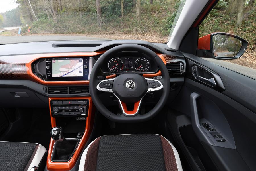 Торпедо Volkswagen T-Cross SE 2019 года  (UK) (фото 29 из 34)
